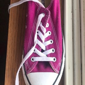 Lightly used All Stars Converse Chuck Taylor